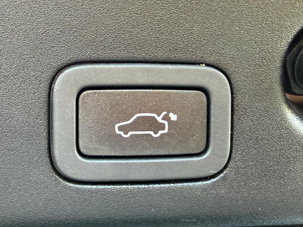 Jaguar XJ 4dr Sdn XJL Portfolio AWD 2013