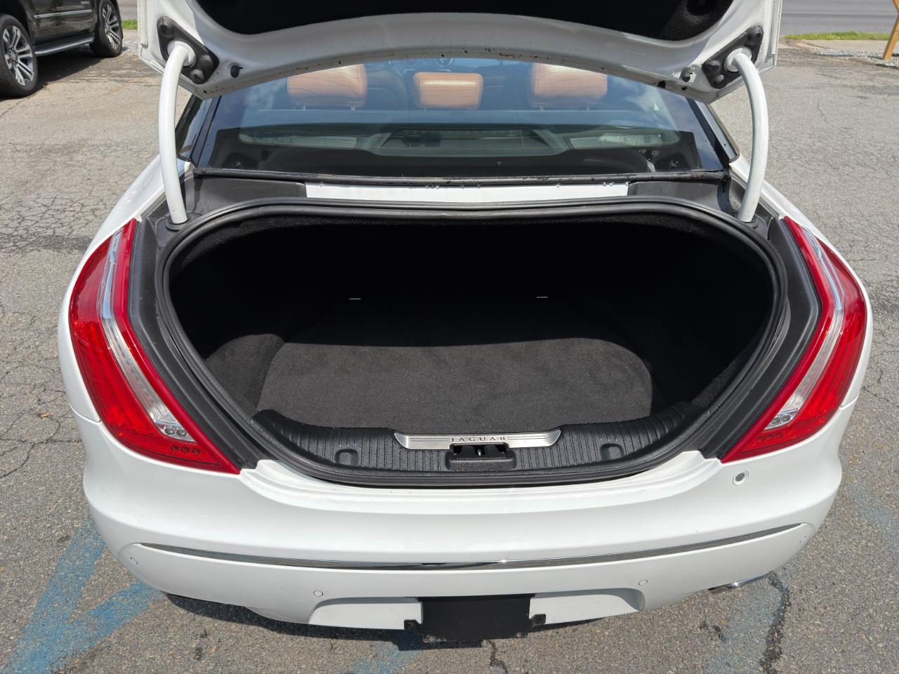 Jaguar XJ 4dr Sdn XJL Portfolio AWD 2013
