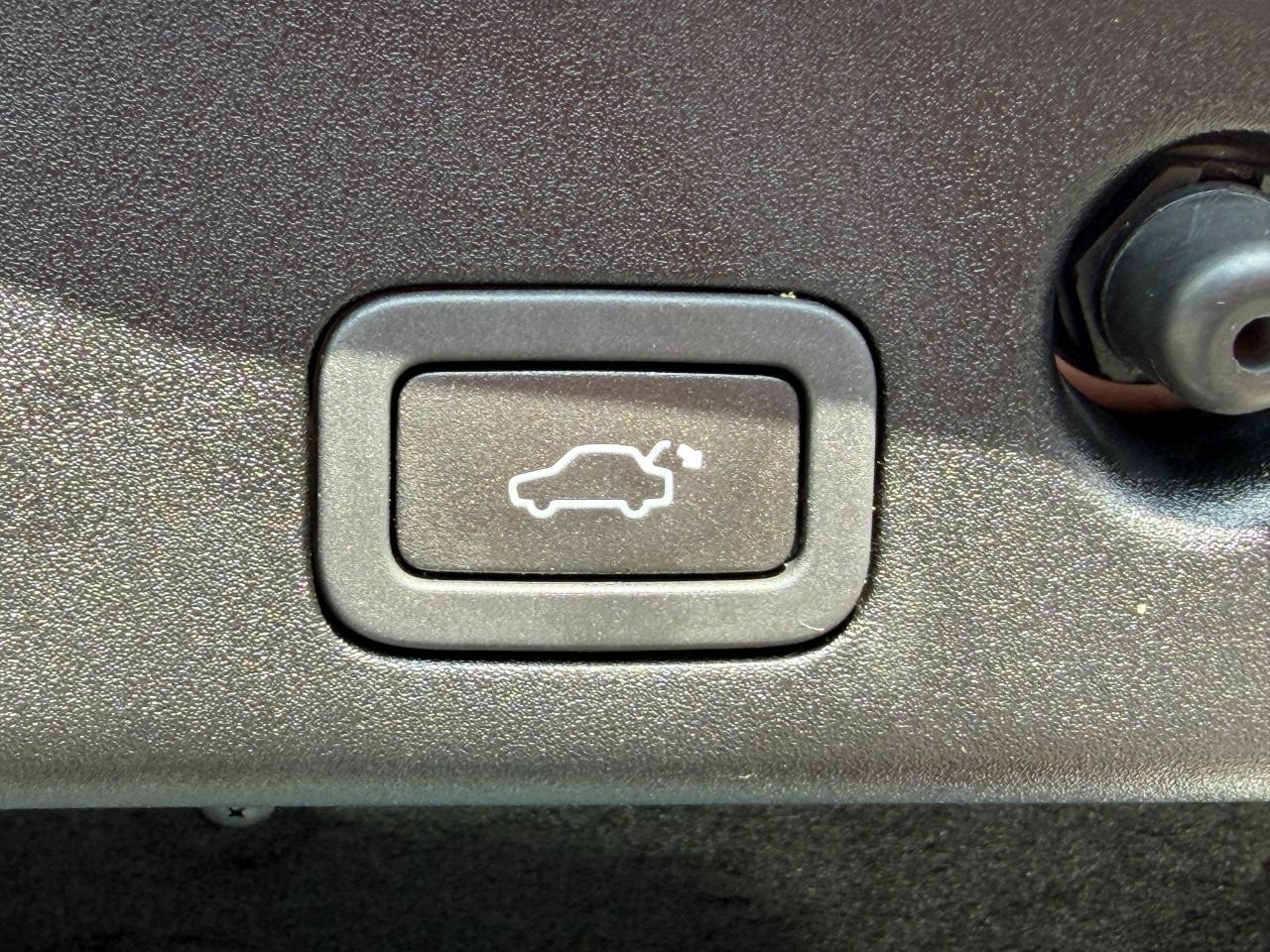 Jaguar XJ 4dr Sdn XJL Portfolio AWD 2013