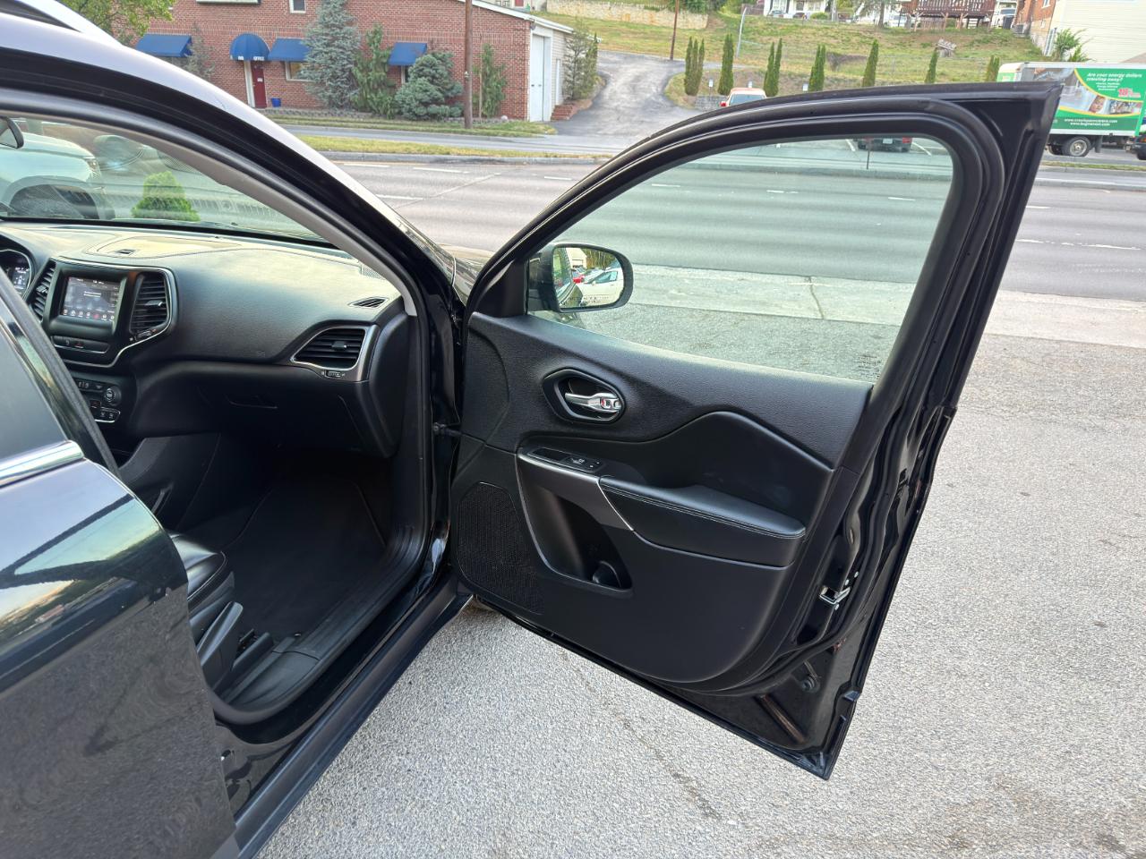 Jeep Cherokee Latitude Plus 4x4 2019