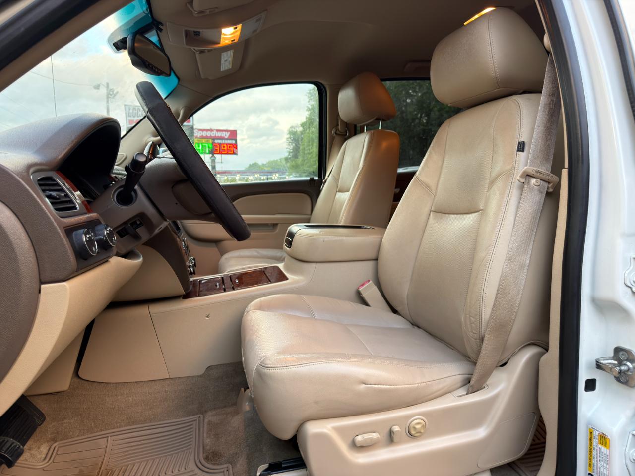Chevrolet Avalanche 4WD Crew Cab LTZ 2012