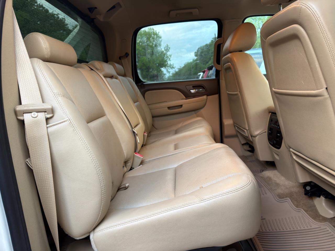 Chevrolet Avalanche 4WD Crew Cab LTZ 2012