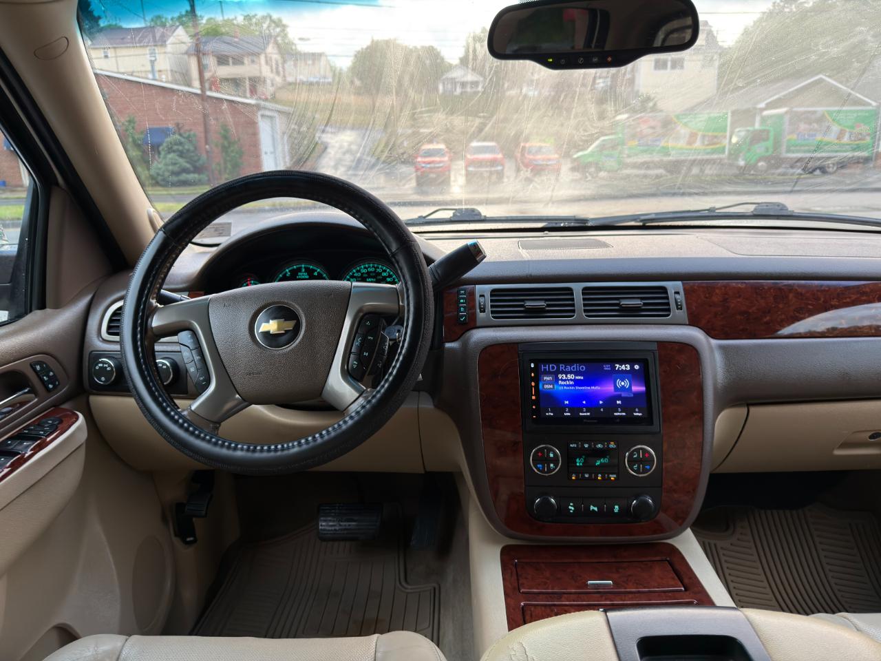 Chevrolet Avalanche 4WD Crew Cab LTZ 2012