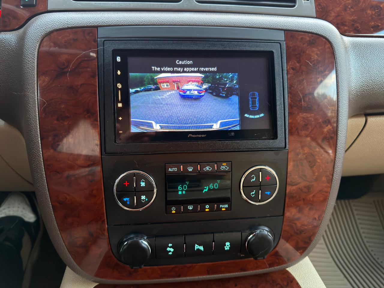 Chevrolet Avalanche 4WD Crew Cab LTZ 2012