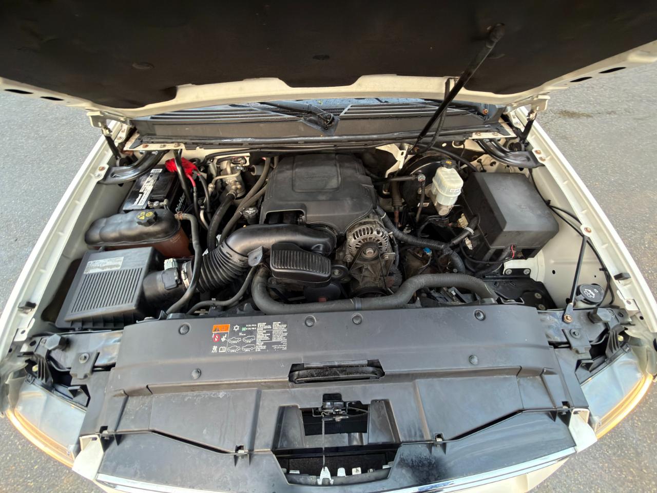 Chevrolet Avalanche 4WD Crew Cab LTZ 2012