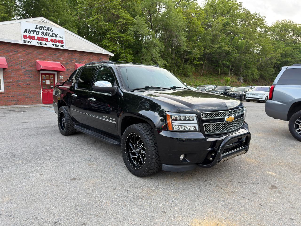 Chevrolet Avalanche 4WD Crew Cab LTZ 2013