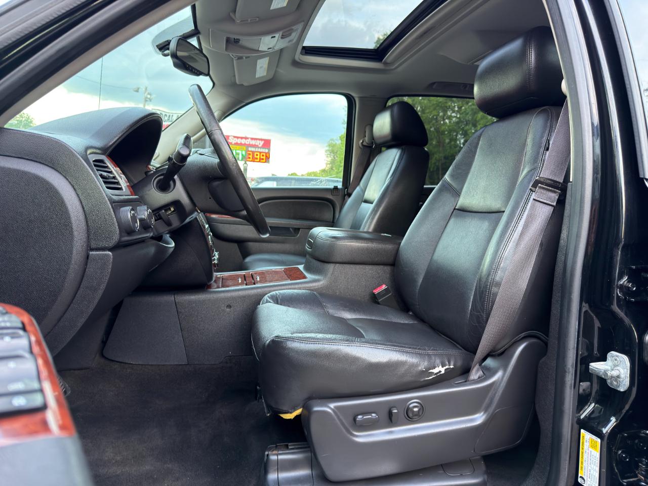 Chevrolet Avalanche 4WD Crew Cab LTZ 2013