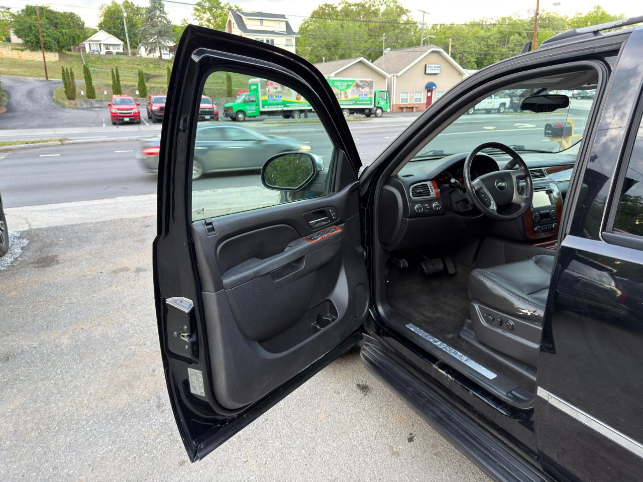 Chevrolet Avalanche 4WD Crew Cab LTZ 2013