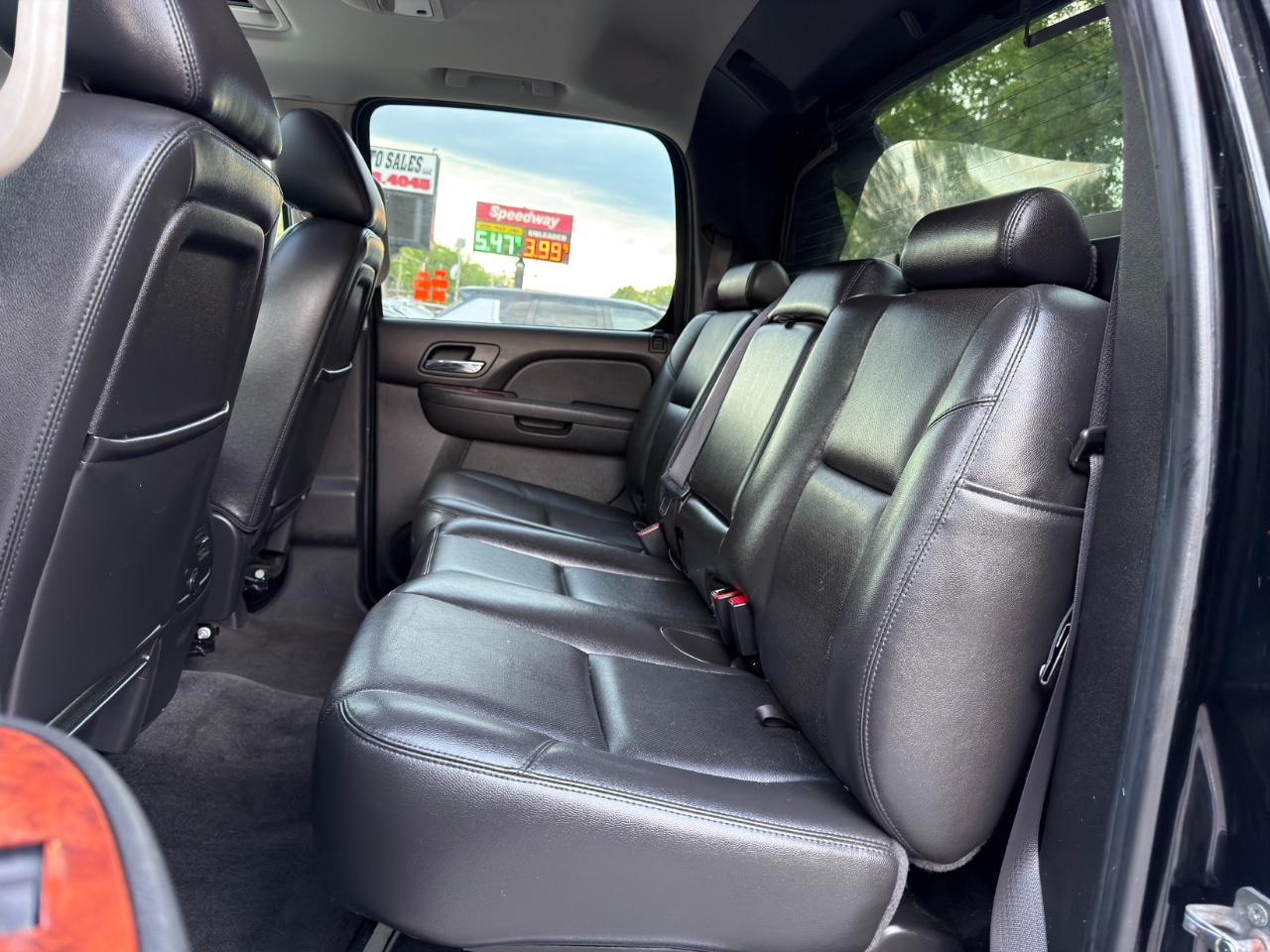 Chevrolet Avalanche 4WD Crew Cab LTZ 2013