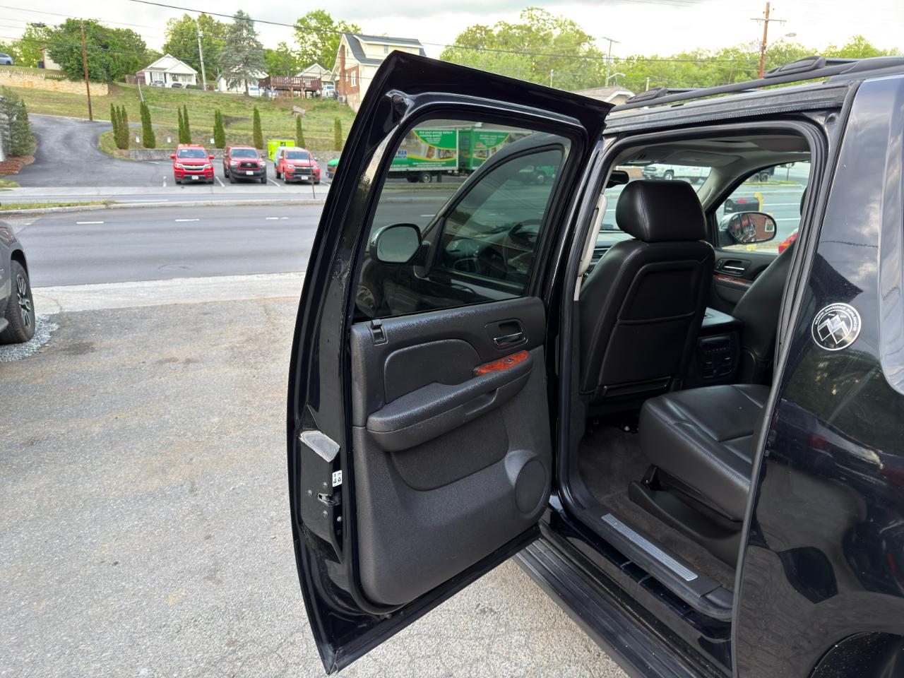 Chevrolet Avalanche 4WD Crew Cab LTZ 2013