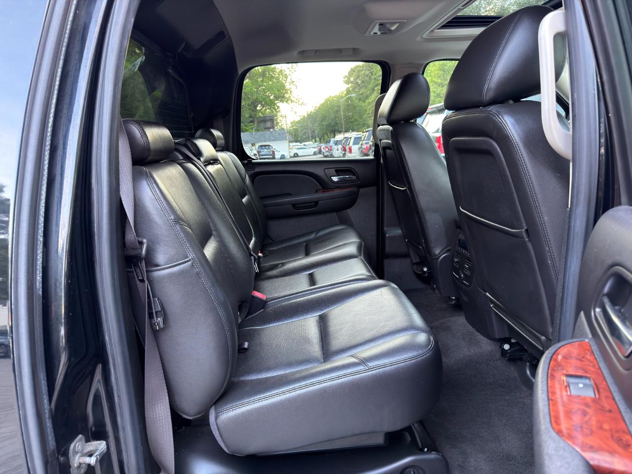 Chevrolet Avalanche 4WD Crew Cab LTZ 2013