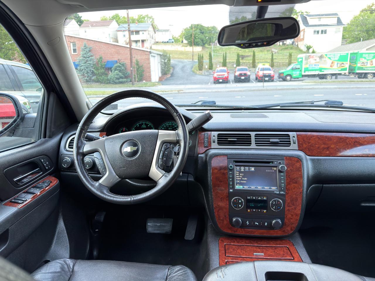 Chevrolet Avalanche 4WD Crew Cab LTZ 2013