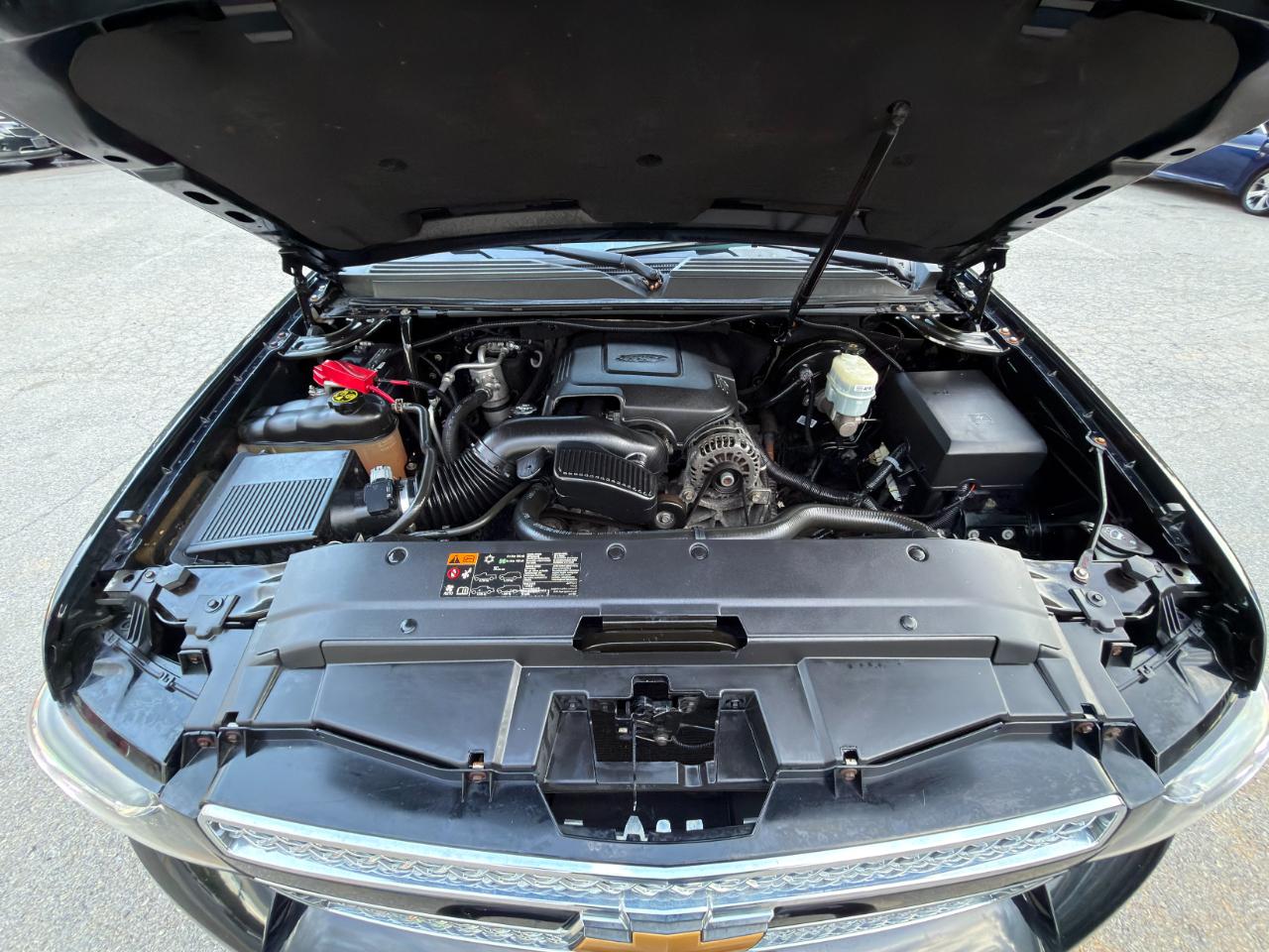 Chevrolet Avalanche 4WD Crew Cab LTZ 2013