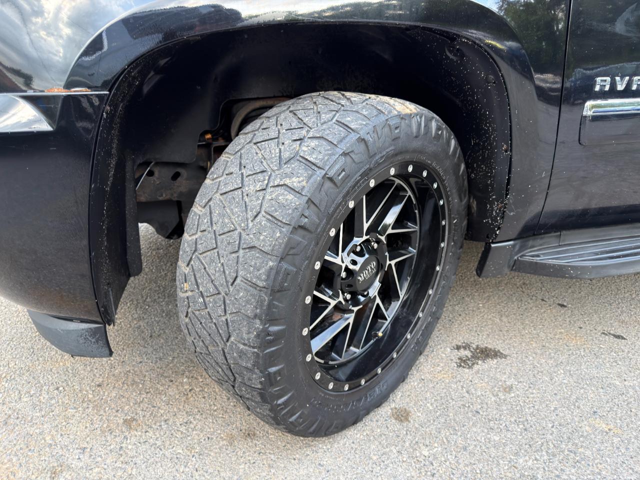 Chevrolet Avalanche 4WD Crew Cab LTZ 2013