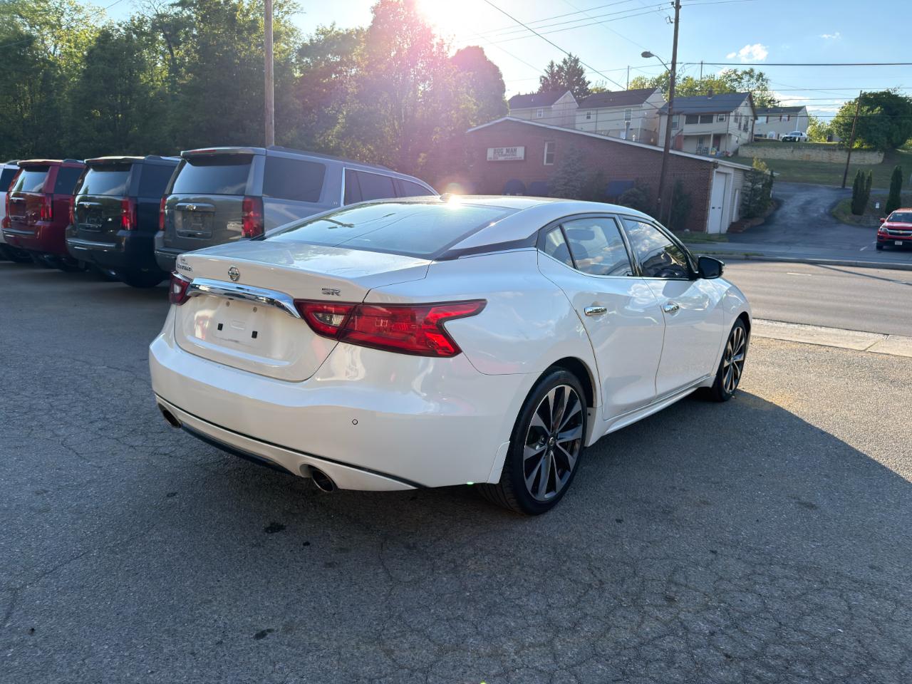 Nissan Maxima 4dr Sdn 3.5 SR 2016