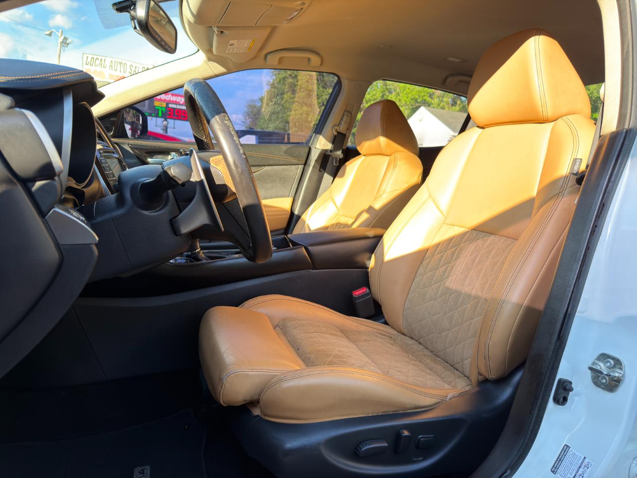 Nissan Maxima 4dr Sdn 3.5 SR 2016