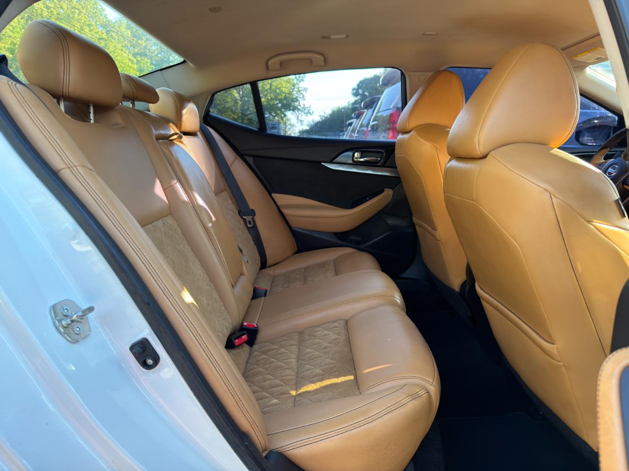 Nissan Maxima 4dr Sdn 3.5 SR 2016