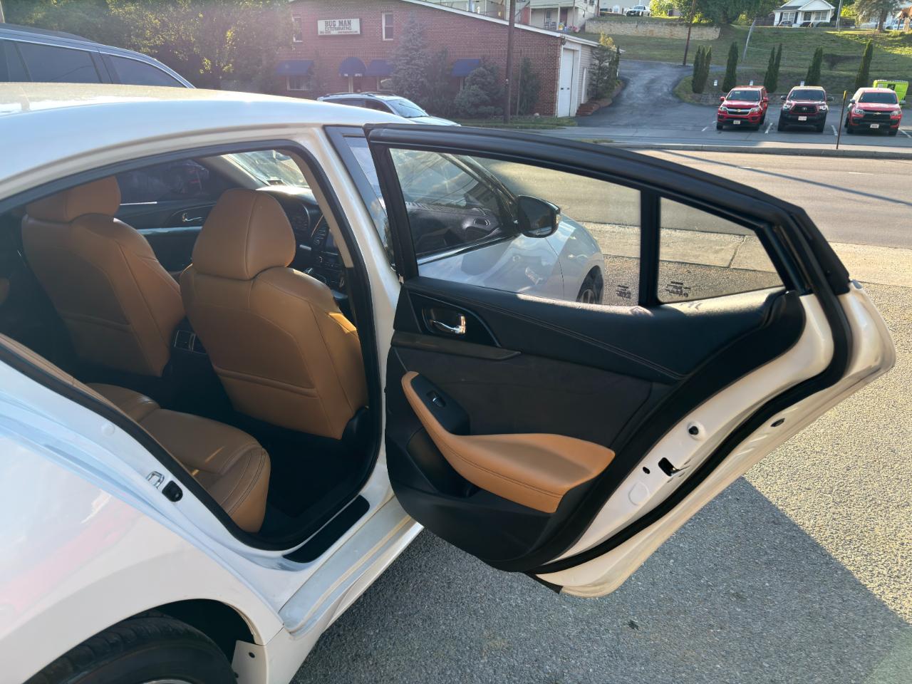 Nissan Maxima 4dr Sdn 3.5 SR 2016