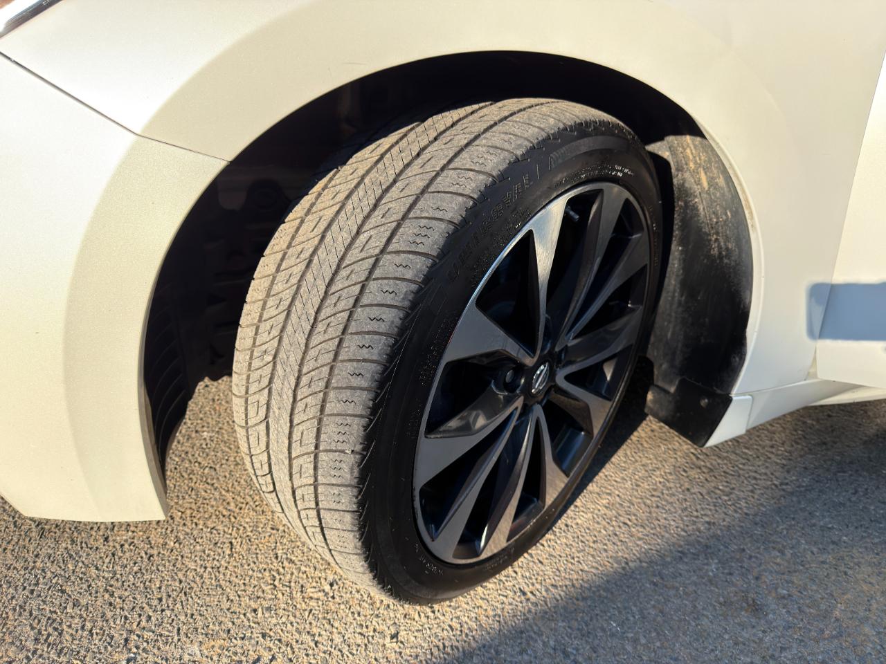 Nissan Maxima 4dr Sdn 3.5 SR 2016