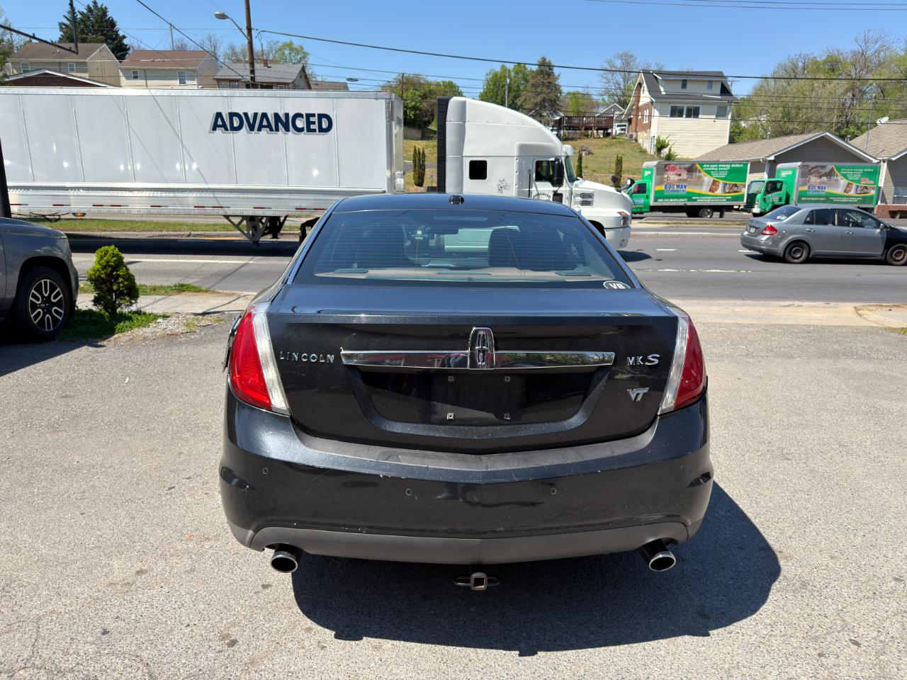 Lincoln MKS 4dr Sdn 3.7L FWD 2010