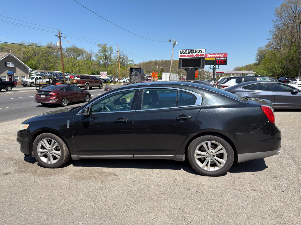 Lincoln MKS 4dr Sdn 3.7L FWD 2010
