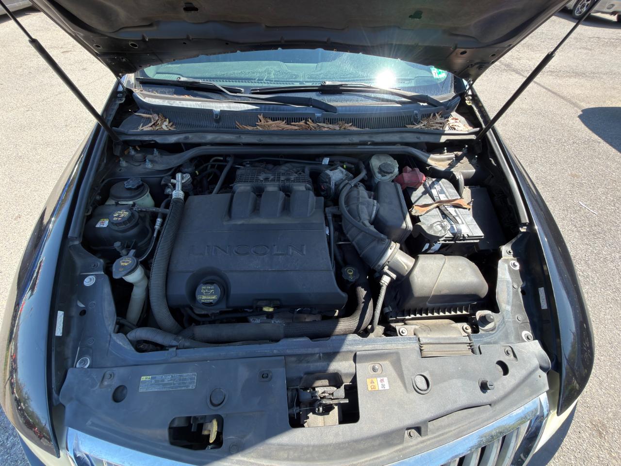 Lincoln MKS 4dr Sdn 3.7L FWD 2010