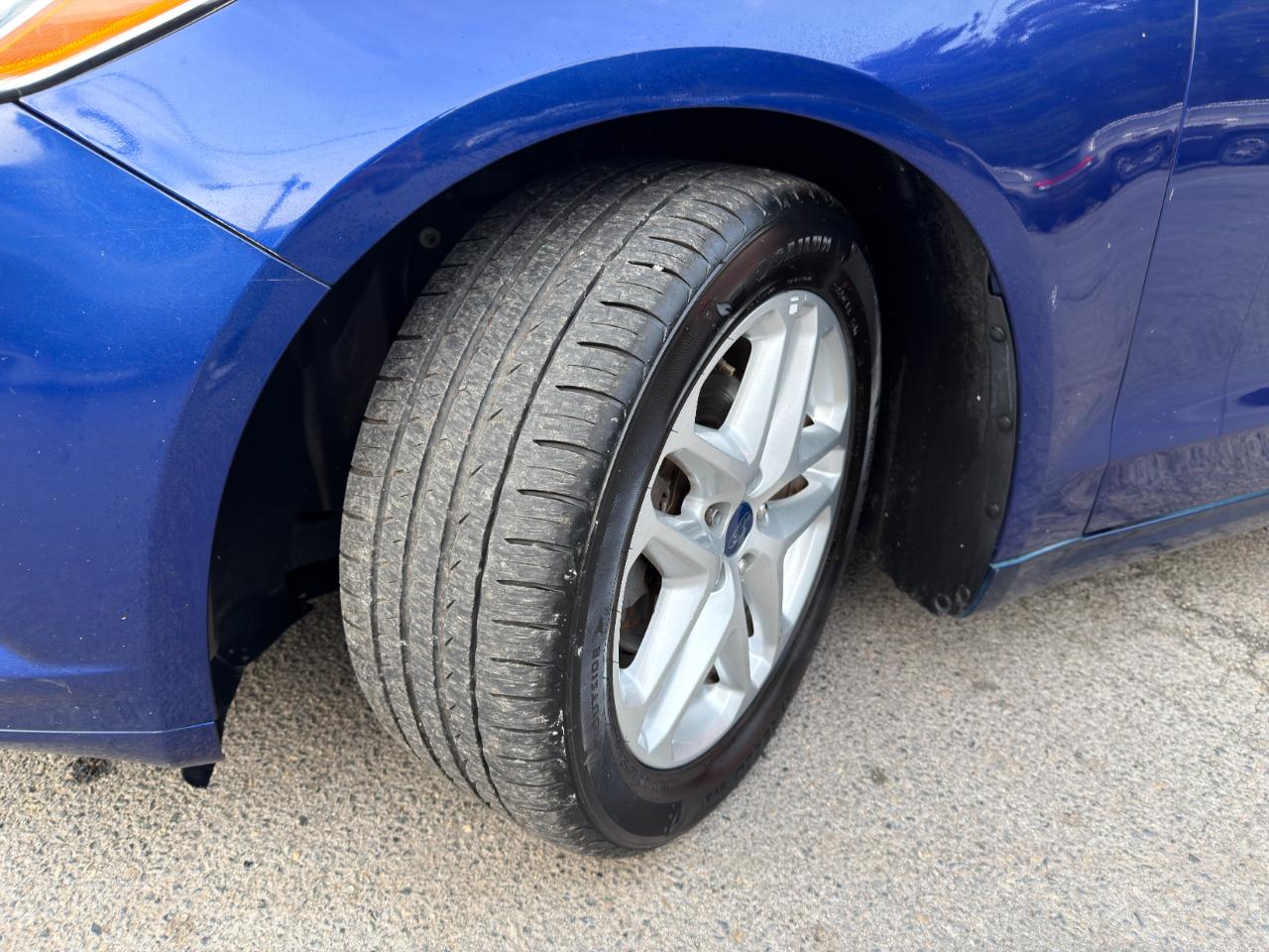 Ford Fusion 4dr Sdn SE FWD 2015