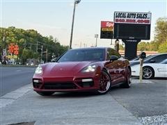 2017 Porsche Panamera 