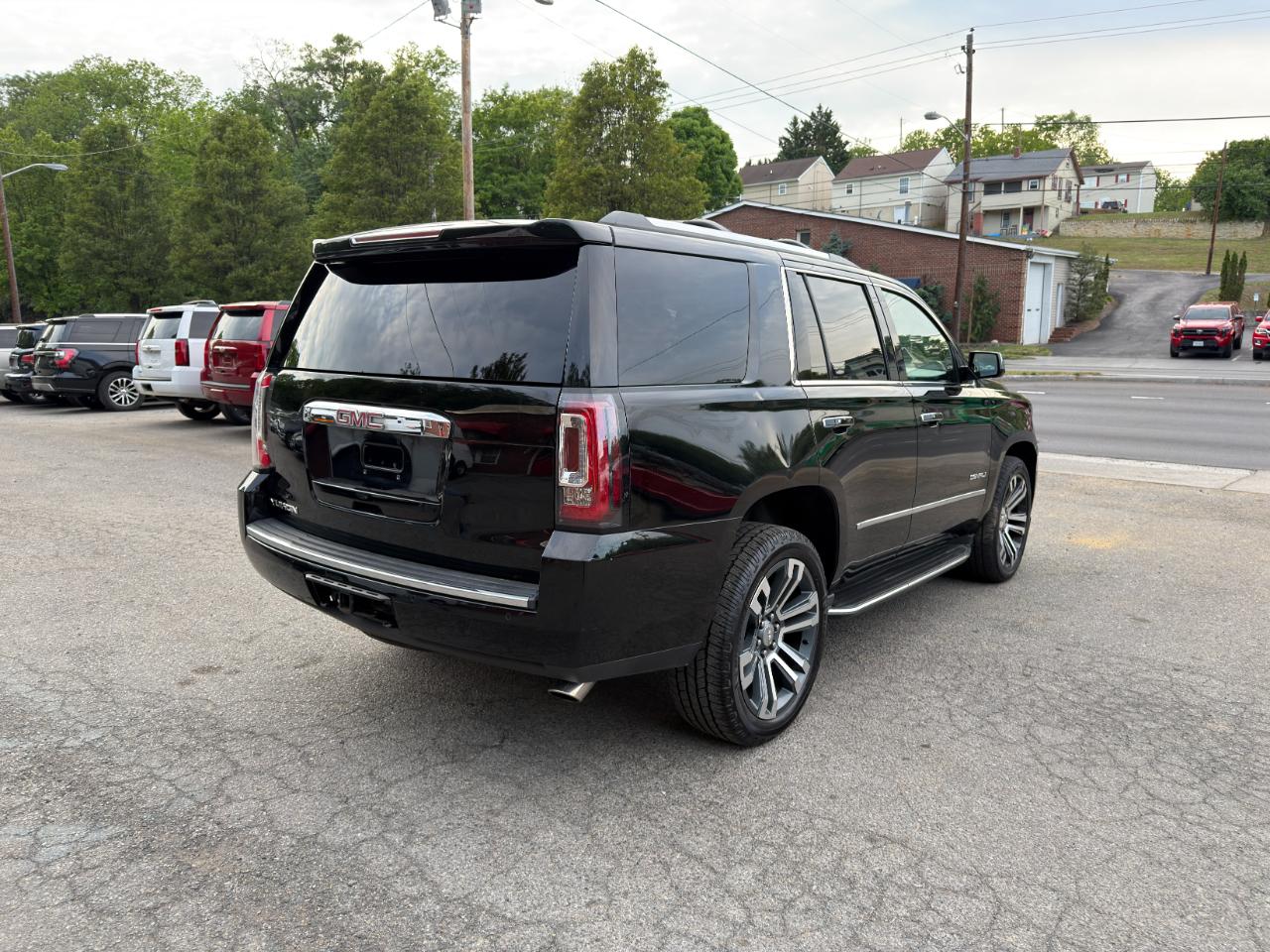 GMC Yukon 4WD 4dr Denali 2017