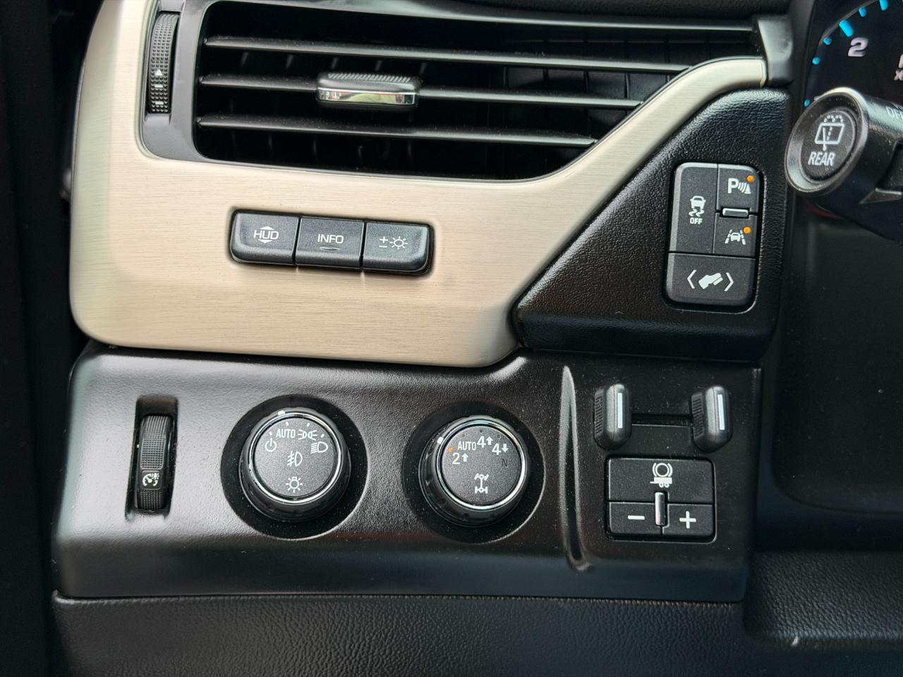 GMC Yukon 4WD 4dr Denali 2017