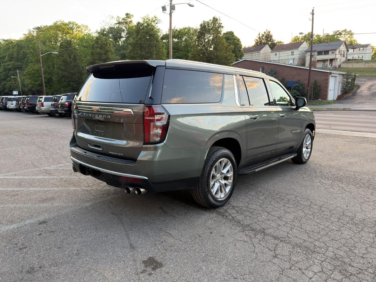 Chevrolet Suburban 2WD 4dr Premier 2023