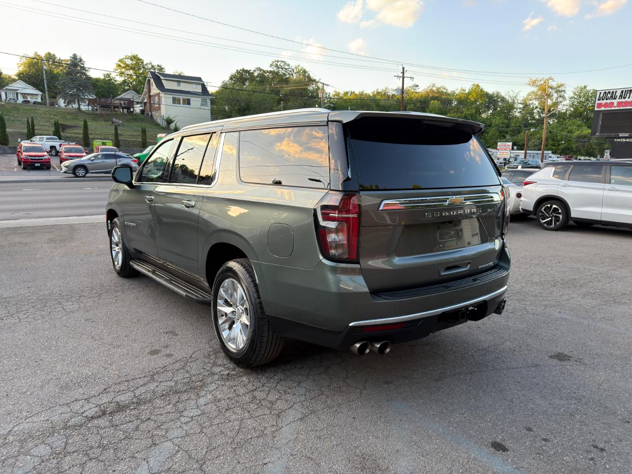Chevrolet Suburban 2WD 4dr Premier 2023