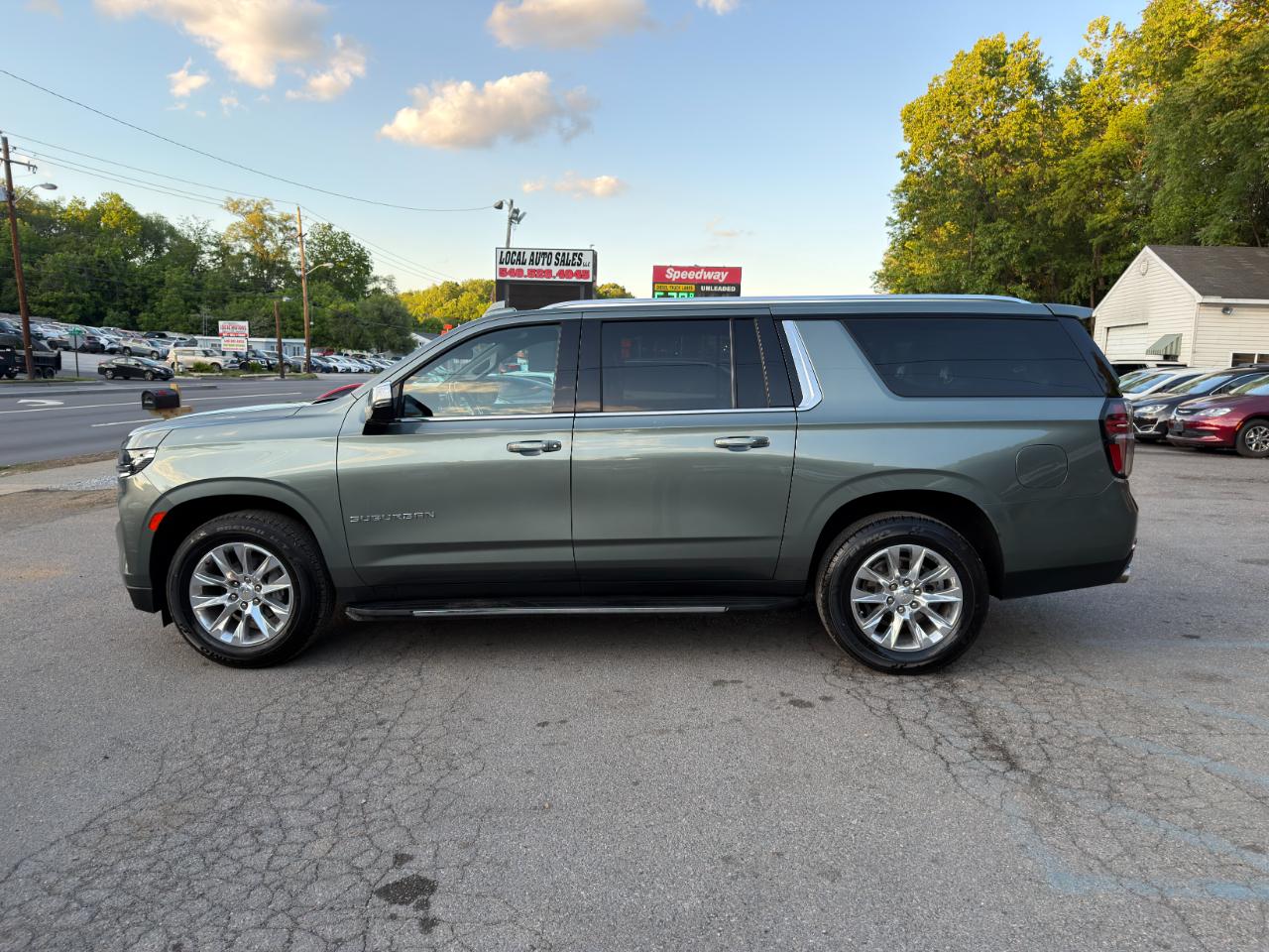 Chevrolet Suburban 2WD 4dr Premier 2023