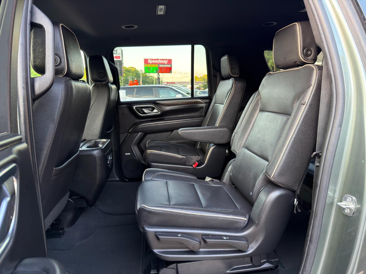 Chevrolet Suburban 2WD 4dr Premier 2023