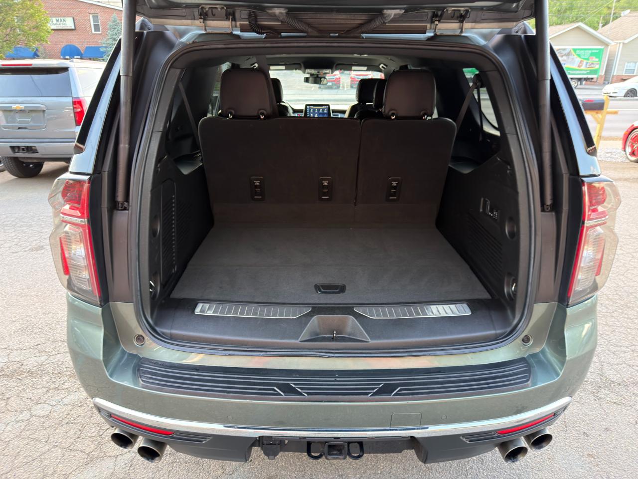 Chevrolet Suburban 2WD 4dr Premier 2023
