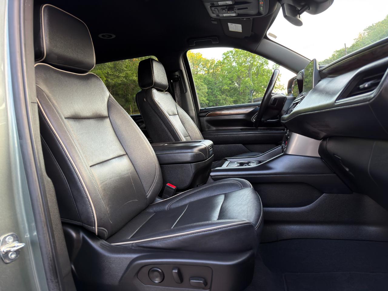 Chevrolet Suburban 2WD 4dr Premier 2023
