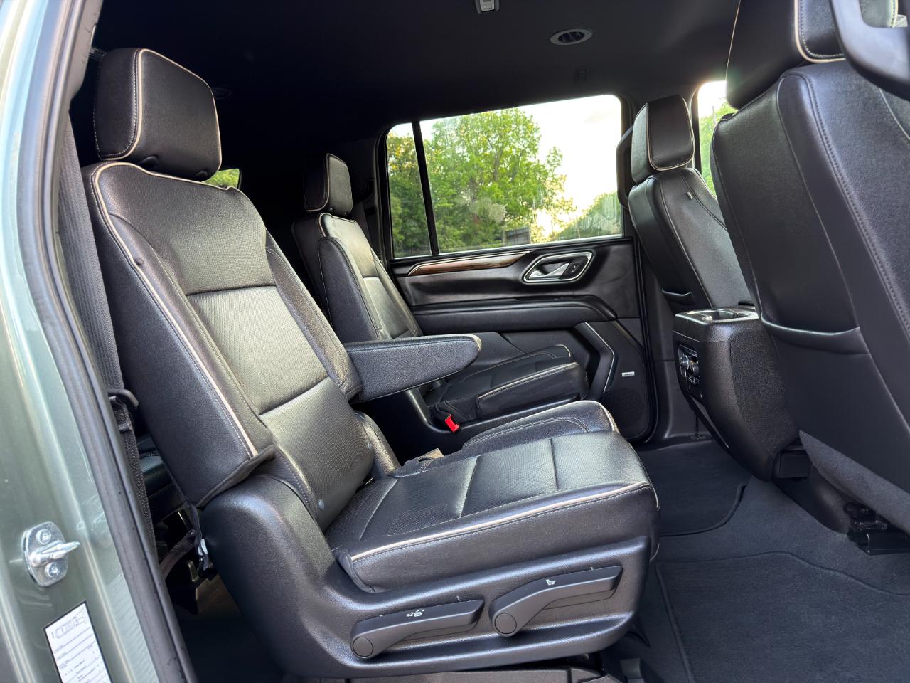 Chevrolet Suburban 2WD 4dr Premier 2023
