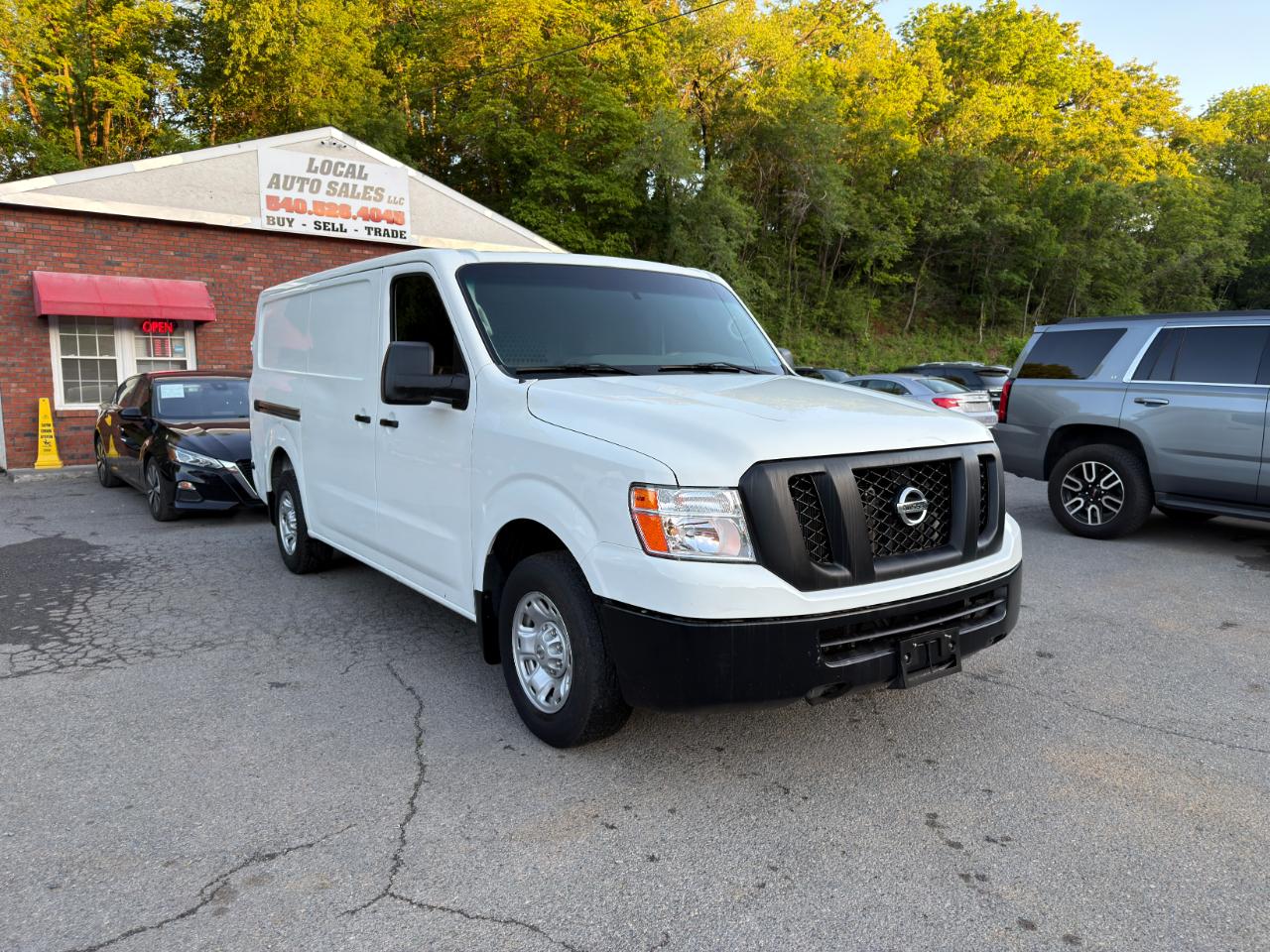 Nissan NV Cargo NV2500 HD Standard Roof V6 SV 2021
