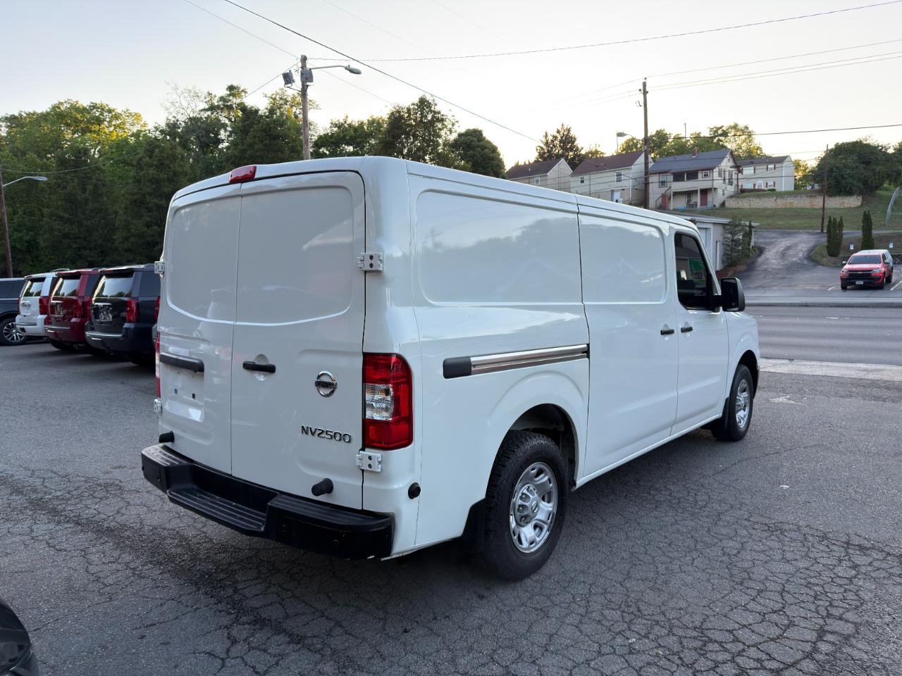 Nissan NV Cargo NV2500 HD Standard Roof V6 SV 2021