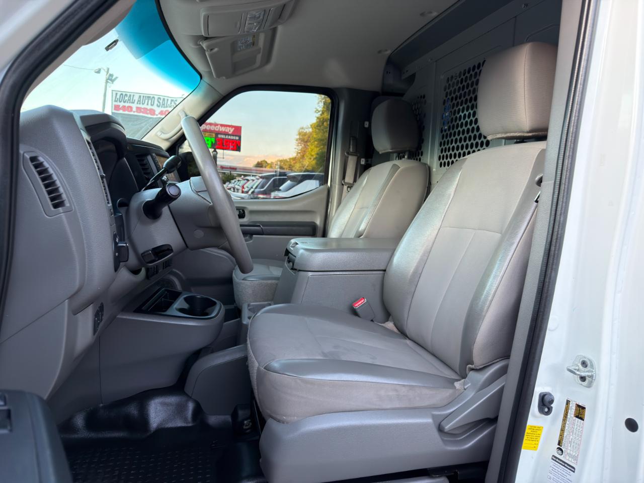 Nissan NV Cargo NV2500 HD Standard Roof V6 SV 2021
