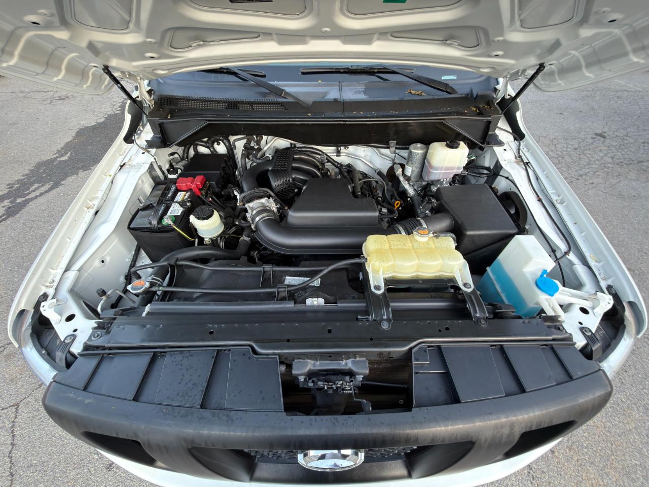 Nissan NV Cargo NV2500 HD Standard Roof V6 SV 2021