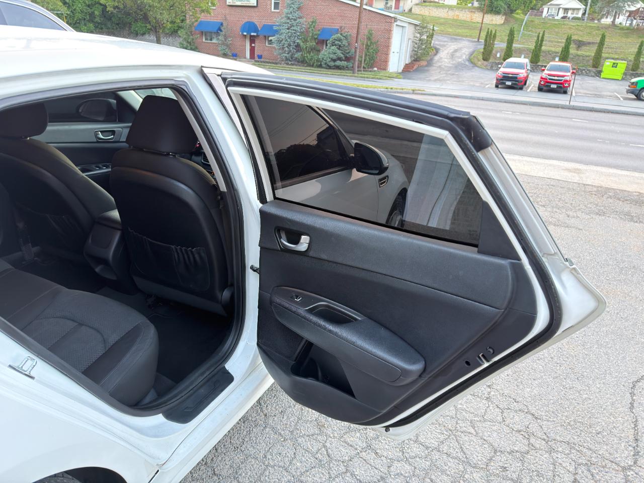 Kia Optima 4dr Sdn LX 2016