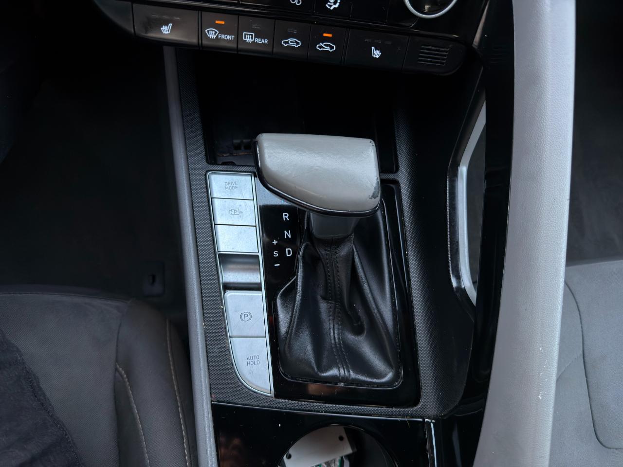 Hyundai Elantra SEL IVT 2021