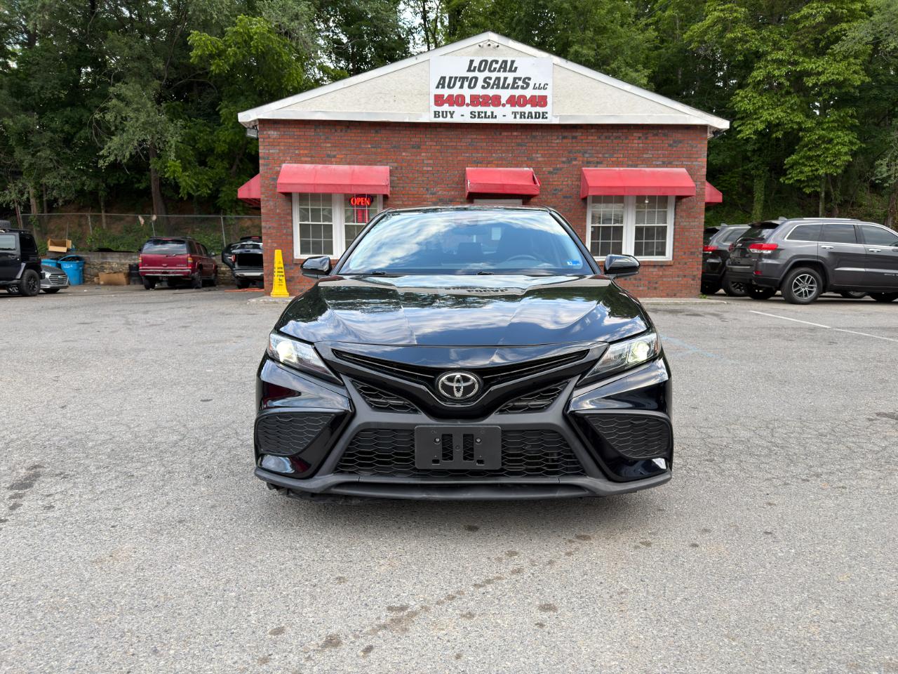 Toyota Camry SE Auto (Natl) 2021