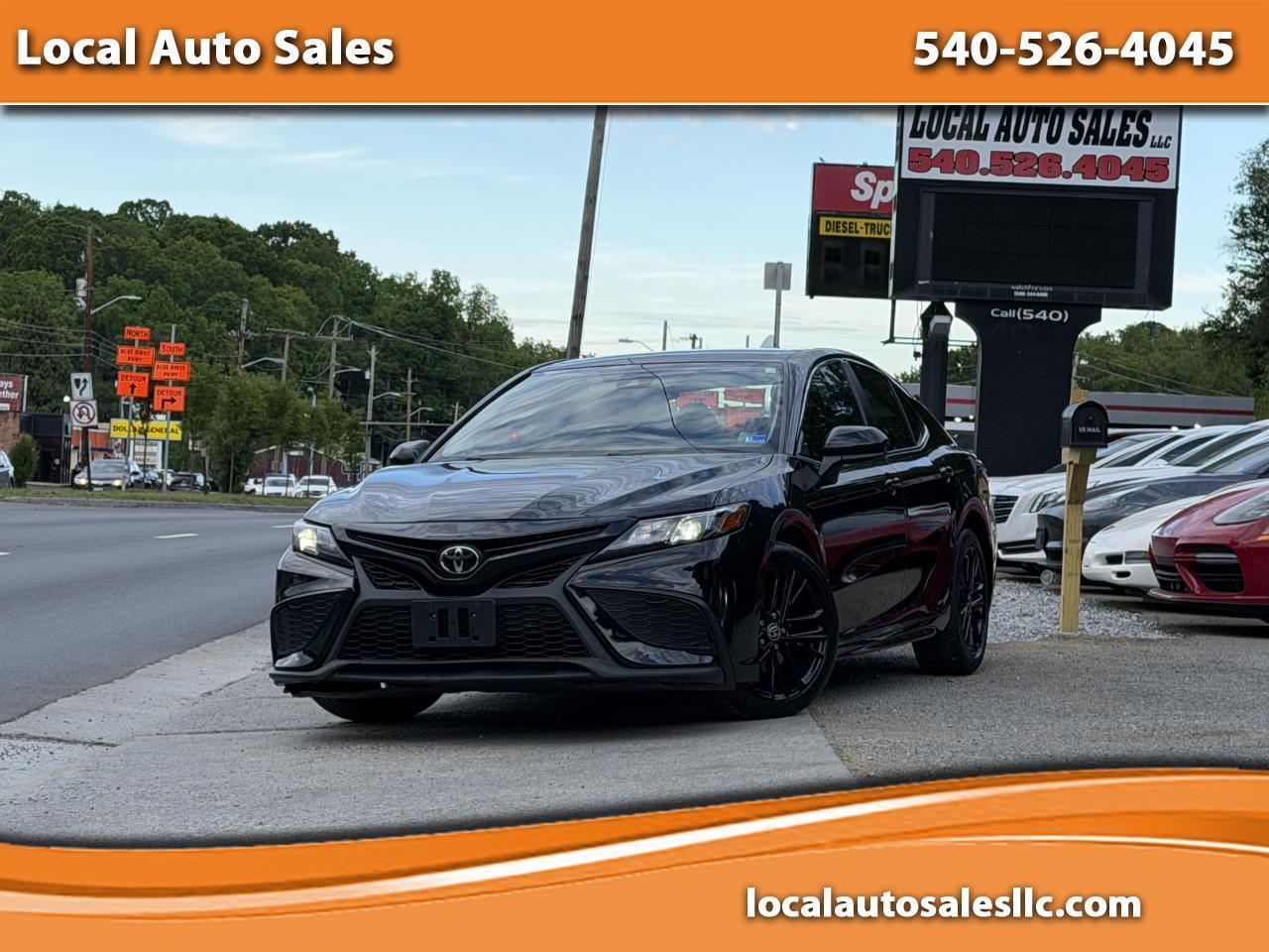 Toyota Camry SE Auto (Natl) 2021