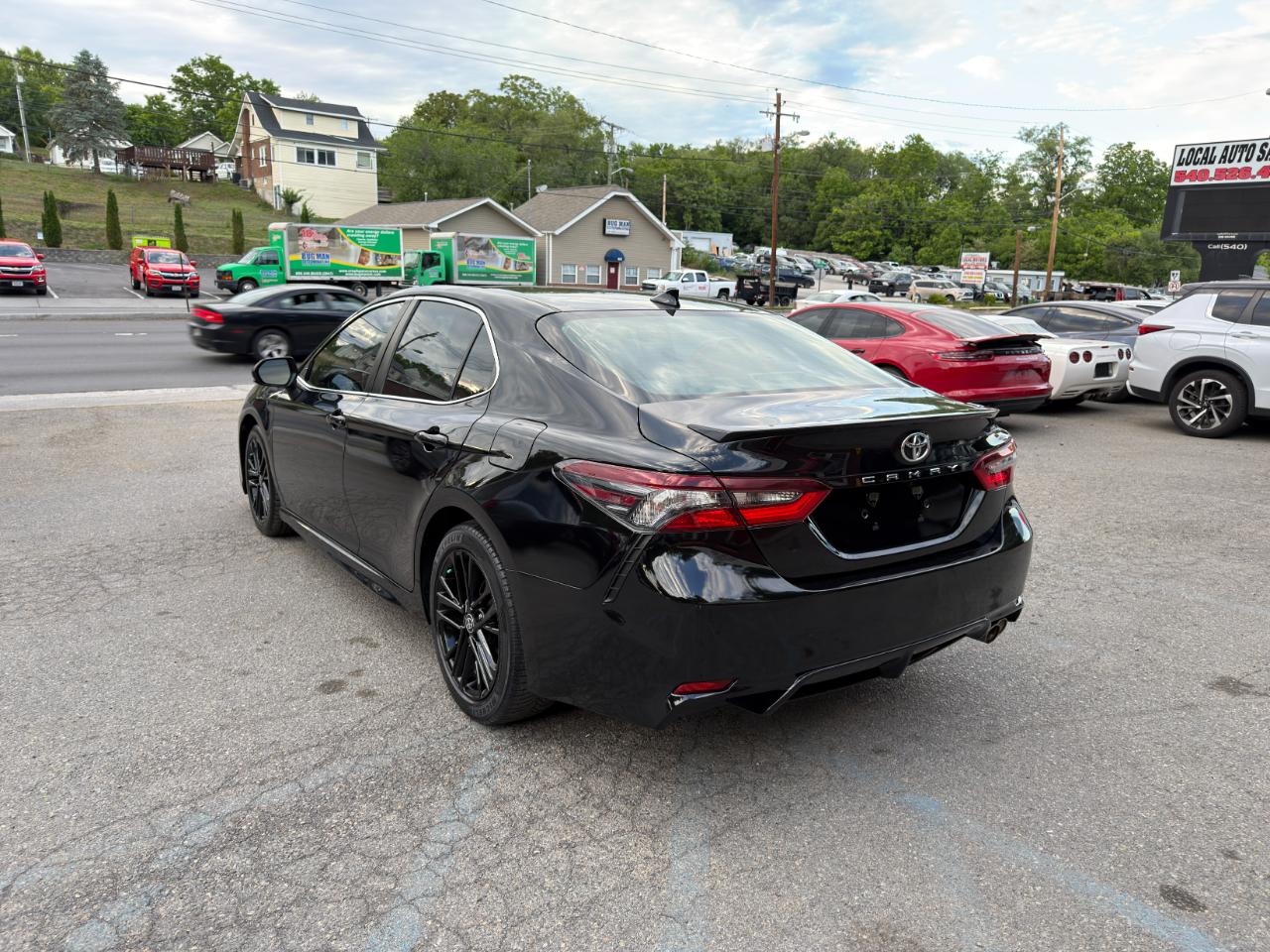 Toyota Camry SE Auto (Natl) 2021