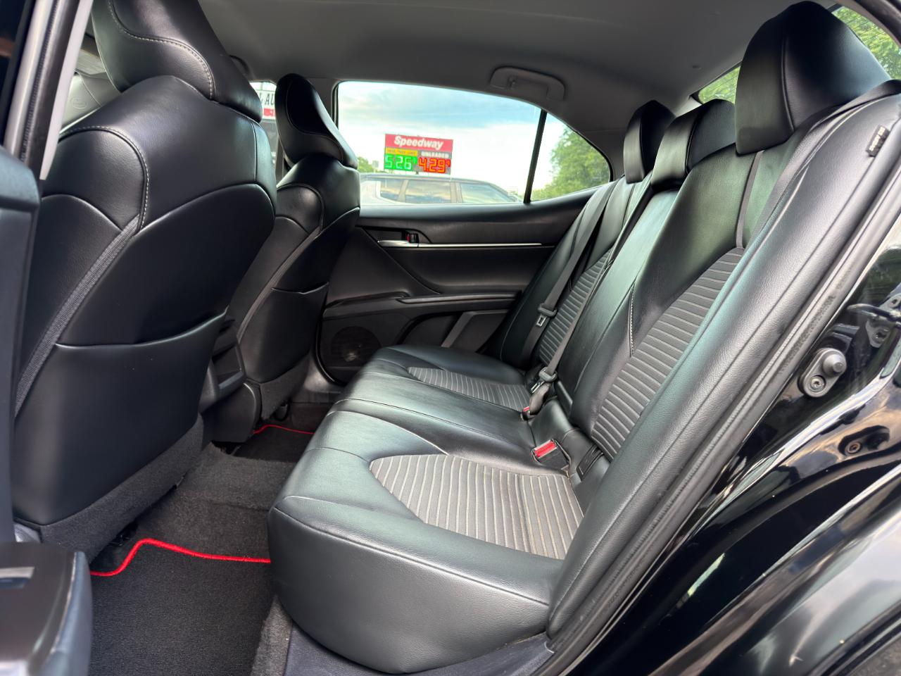 Toyota Camry SE Auto (Natl) 2021