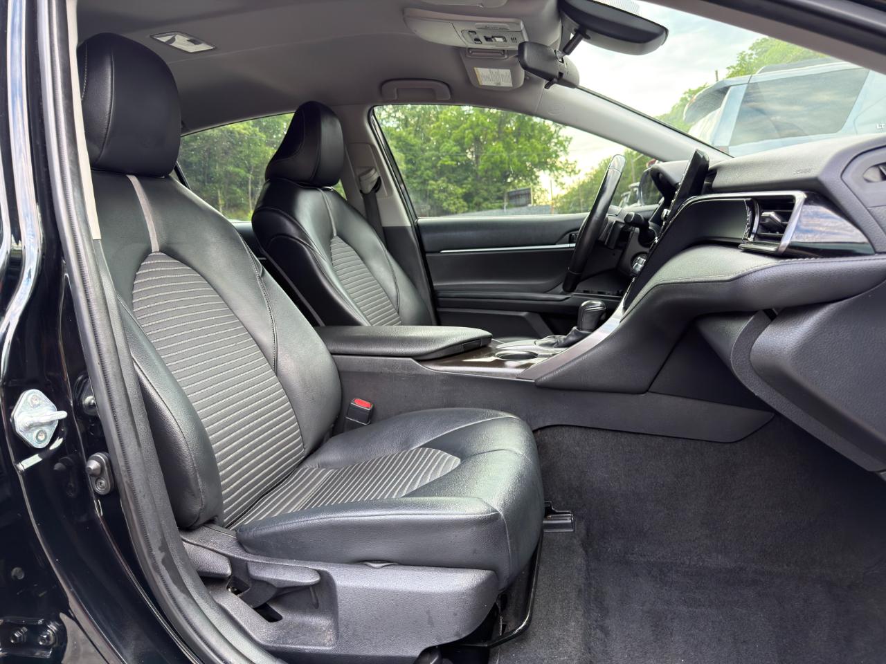 Toyota Camry SE Auto (Natl) 2021