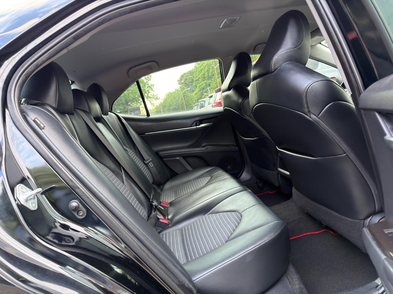 Toyota Camry SE Auto (Natl) 2021