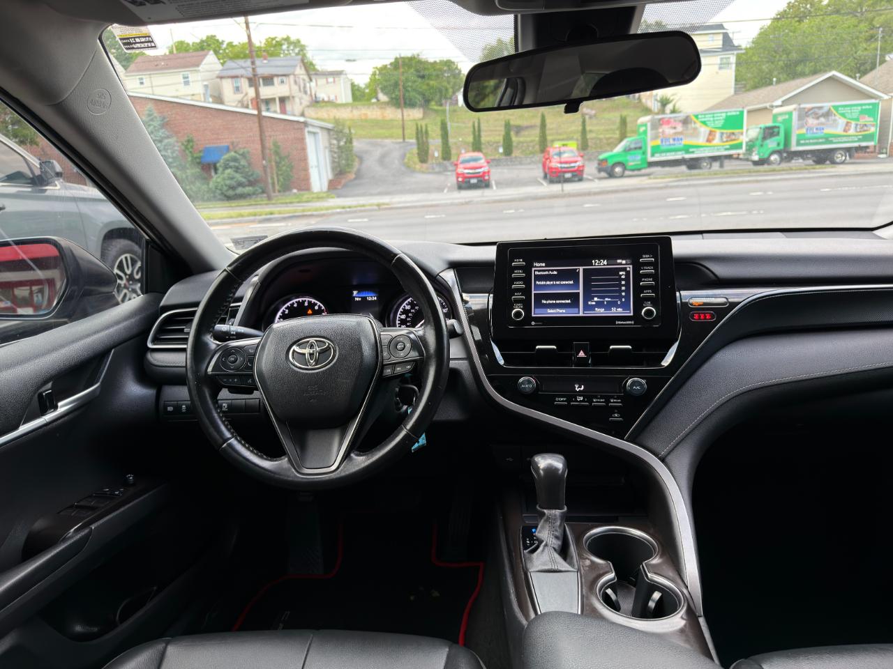 Toyota Camry SE Auto (Natl) 2021